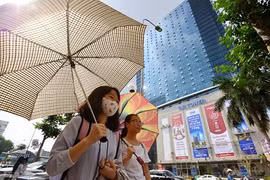 Tiết lộ vì sao mùa đông Hà Nội nóng khác thường