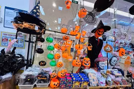 Độc lạ đồ trang trí Halloween 2023