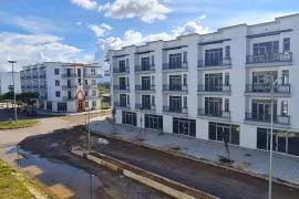 Đà Nẵng: Biệt thự tiền tỷ Eco Charm thành nhà hoang, cỏ mọc kín