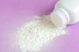 Những mỹ phẩm tuyệt đối không dùng cho bé 