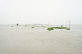 Bão số 5: Huế, Quảng Trị chìm trong biển nước