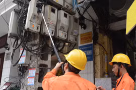 EVN Hà Nội đổi lịch chốt số điện, người tiêu dùng thiệt hại hay lợi?