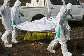 Sierra Leone phong tỏa khu vực phía bắc để ngăn ngừa Ebola
