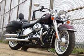 Mô tô gần 1 tỷ đồng, biển siêu đẹp vừa về HN