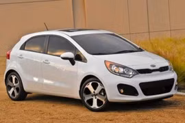 Lãi lớn, xe Kia vẫn giảm giá gần 30 triệu đồng