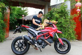 Soi mô tô 400 triệu đồng của Johnny Trí Nguyễn