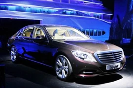 Mercedes VN bị "tố" để khách hàng “sống chết mặc bay”