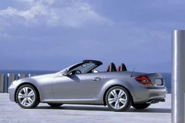 Chán Lexus, Hồng Quế đổi xế sành điệu mới