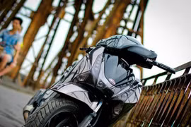 Honda SH Việt mạ crom đen bí ẩn ở Hà Nội