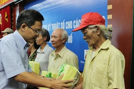 Truyền hình An Viên tặng 50.000 đầu thu cho hộ nghèo Hà Nội