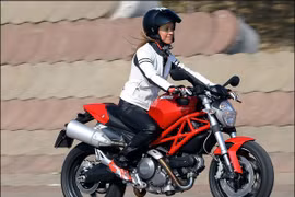 10 mẫu mô tô tốc độ “hot” nhất cho phái đẹp