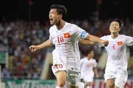 Tuổi Công Phượng: Đừng để tình yêu mù quáng lu mờ sự thật!