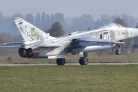 Video: Hé lộ hình ảnh chiếc Su-24M bị bắn hạ tại Ukraine
