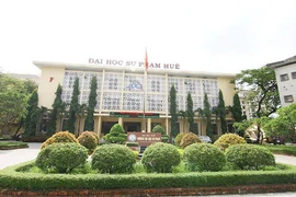 Rộ thông tin một giảng viên ở Huế bị tố vòi tiền, đòi đi karaoke 'đồi trụy'