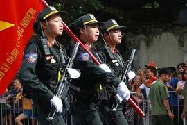 Ngẩn ngơ trước các bóng hồng trong diễu binh mừng Quốc khánh 2/9