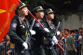 Ngẩn ngơ trước các bóng hồng trong diễu binh mừng Quốc khánh 2/9