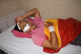 Dùng búa đập đầu tài xế, cướp xe ô tô