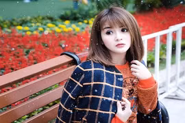 Cô giáo hot girl thích mặc váy ngắn khoe ảnh đón Giáng sinh 