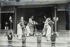 Bồi hồi ngắm ảnh chất lừ về Tết Hà Nội 100 năm trước