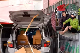 Nữ tài xế tông nhiều người đi đường rồi lao vào quán cà phê