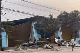 Yên Bái: Sạt lở trong đêm, 8 ngôi nhà bị vùi lấp, cuốn trôi