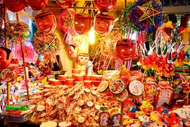 Vì sao Trung thu là ngày lễ mang ý nghĩa đoàn tụ gia đình? 