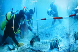 Tàu cổ 700 năm lộ diện chứa báu vật quý hơn vàng