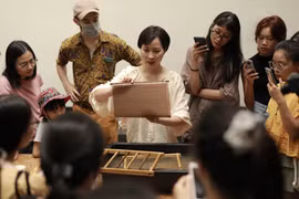 Tiếp nối truyền thống để giấy dó 'hồi sinh'