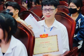 Hành trình 'chữa lành' của nam sinh từng khóc ướt gối vì bị bắt nạt