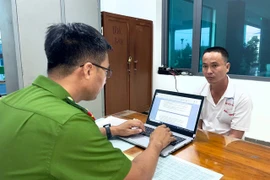 Sập bẫy “thiên thạch” 250 triệu USD, người đàn ông mất 400 triệu