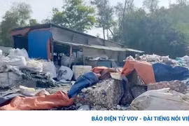 Xả trực tiếp hơn 7.700 tấn chất thải, người phụ nữ bị khởi tố