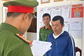 Nhân viên dùng cồn y tế pha rượu khiến 2 người tử vong