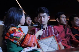 Nam sinh miền núi nghiên cứu khoa học gắn bảo tồn văn hóa quê hương