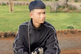 Khởi tố thanh niên rủ nữ sinh lớp 10 bỏ nhà