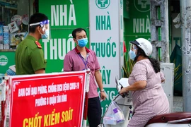 Phòng chống dịch COVID-19: TP HCM ra chỉ thị tăng giãn cách