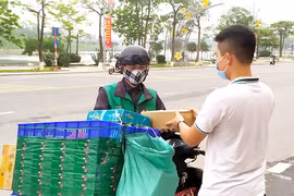 Bà Rịa - Vũng Tàu: Shipper hoạt động với “nhận diện” phòng chống COVID-19 đặc biệt