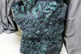 Vì sao khối đá màu đen có giá 'không tưởng' hơn 7.000 tỉ đồng