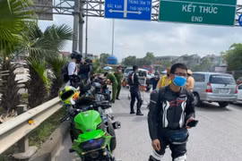 Đoàn xe phân khối lớn náo loạn cao tốc Hà Nội - Thái Nguyên nhận kết "đắng"