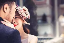 Lý do chồng trẻ lén rút tiền tiết kiệm đi ngoại tình khiến vợ chết lặng