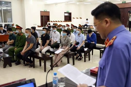 Xét xử Nhật Cường buôn lậu: Tuyên án hơn 100 năm tù cho 14 bị cáo