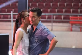 Vắng chồng, Hồng Ngọc “âu yếm” Đàm Vĩnh Hưng