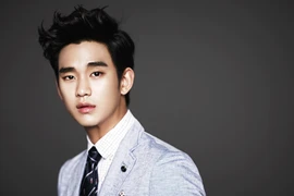 “Cụ giáo” Do Min Joon chi 6 tỉ ủng hộ vụ chìm phà