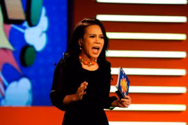 Việt Hương “nối gót” Hoài Linh làm MC