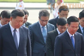 Tổng Bí thư, Chủ tịch Tập Cận Bình vào Lăng viếng Chủ tịch Hồ Chí Minh