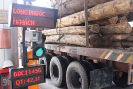 Tài xế xe quá tải bị buộc quay đầu trên cao tốc HLD