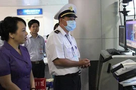 Hình ảnh Bộ trưởng Y tế kiểm tra chống MERS tại TP HCM