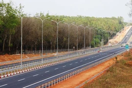 Cao tốc TPHCM-Long Thành-Dầu Giây đẹp như mơ trước ngày thông xe