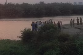 Thả cá chép tiễn ông Táo, rụng rời phát hiện tử thi