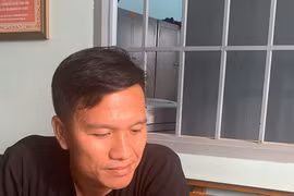 Định tại cơ quan công an.