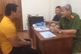 Công an lấy lời khai Tâm.